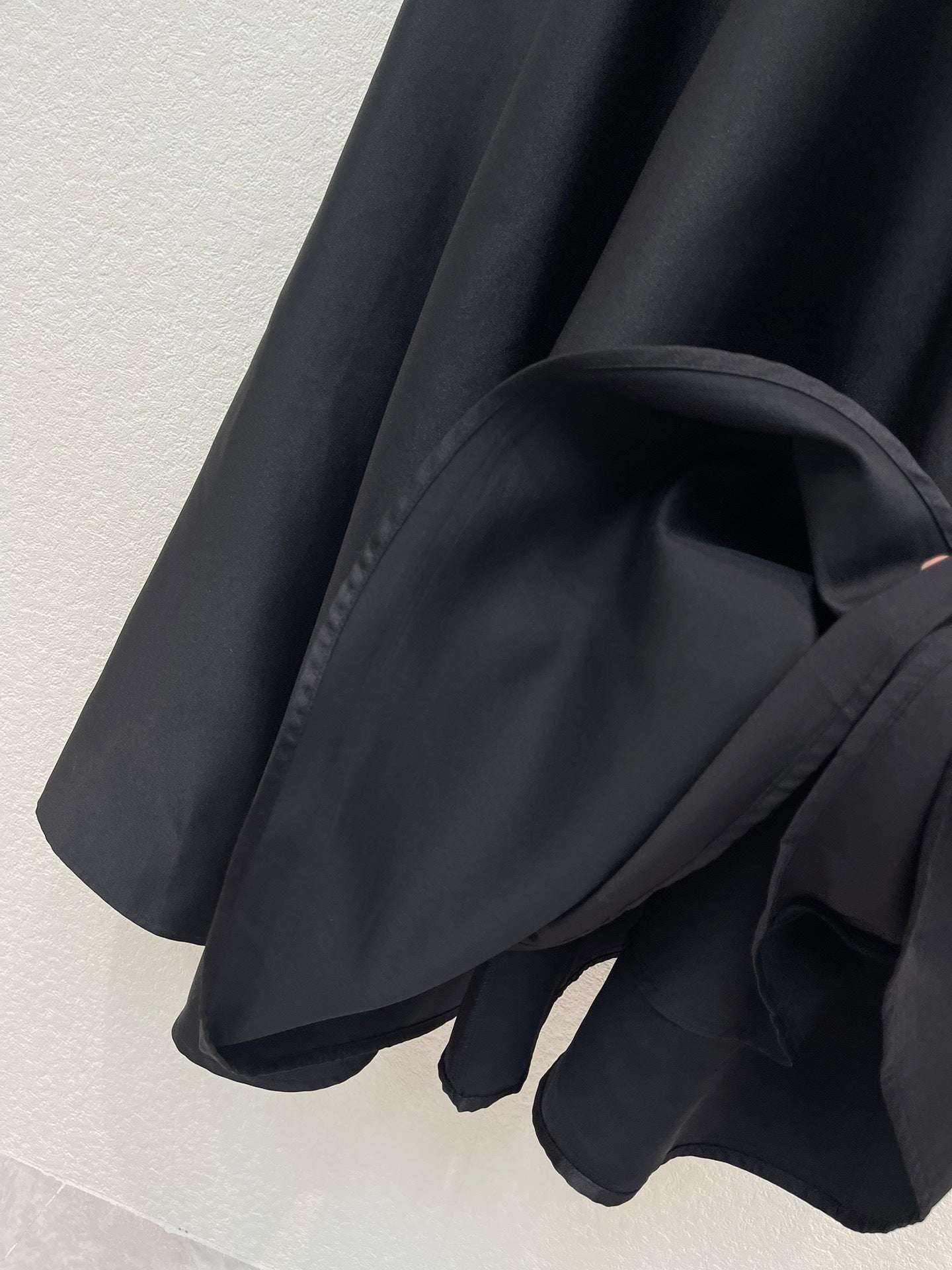 D Hepburn-Style Bow-Back Sleeveless Mini Dress