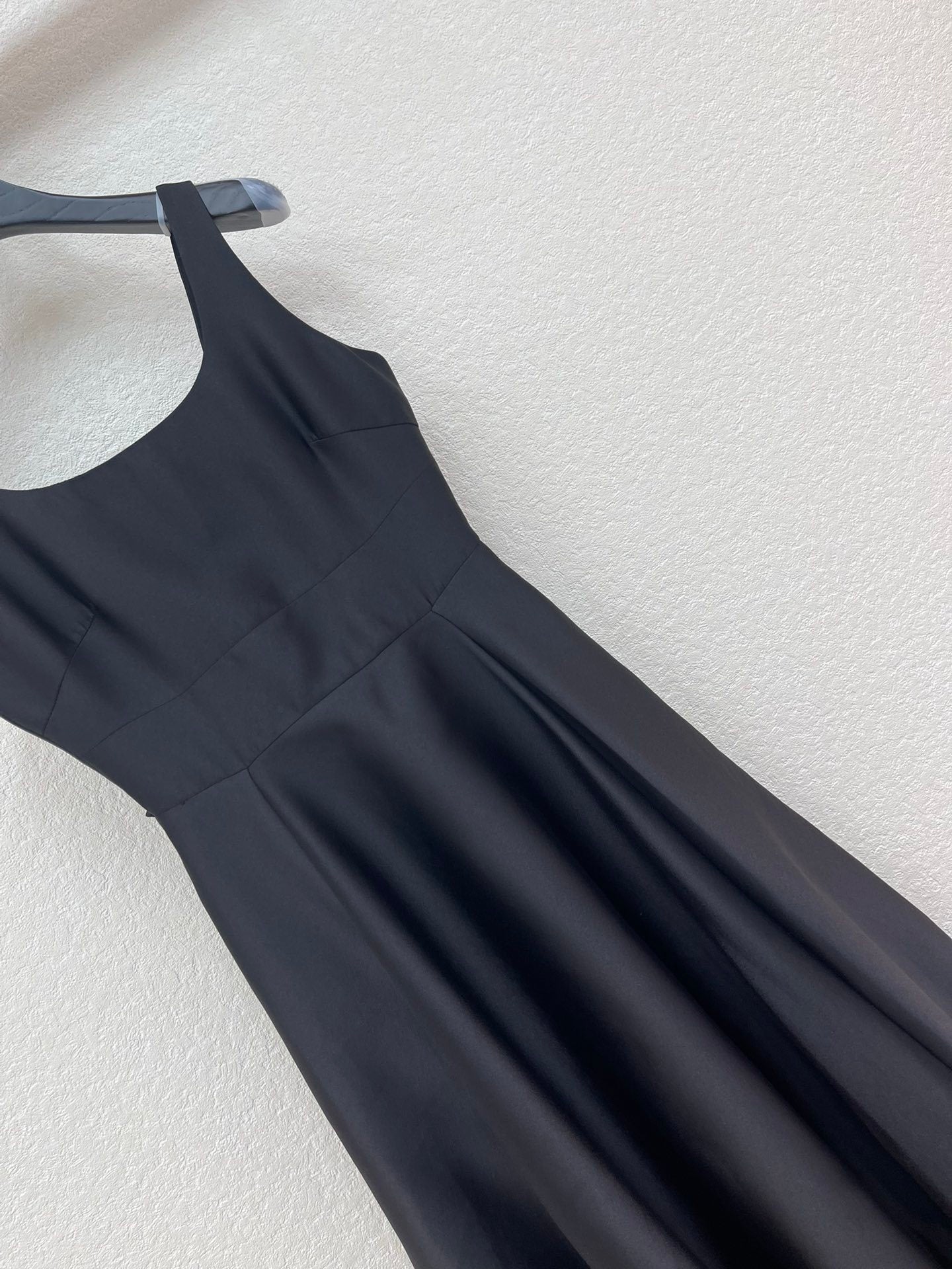 D Hepburn-Style Bow-Back Sleeveless Mini Dress