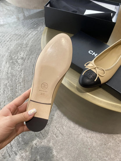 Ballet Flats Beige Black Lambskin
