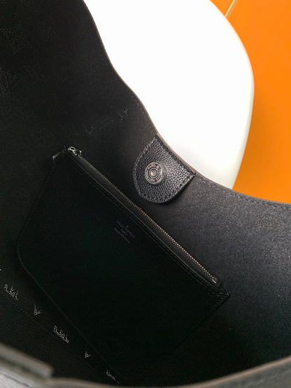 Carmel Hobo 40 Black Mahina