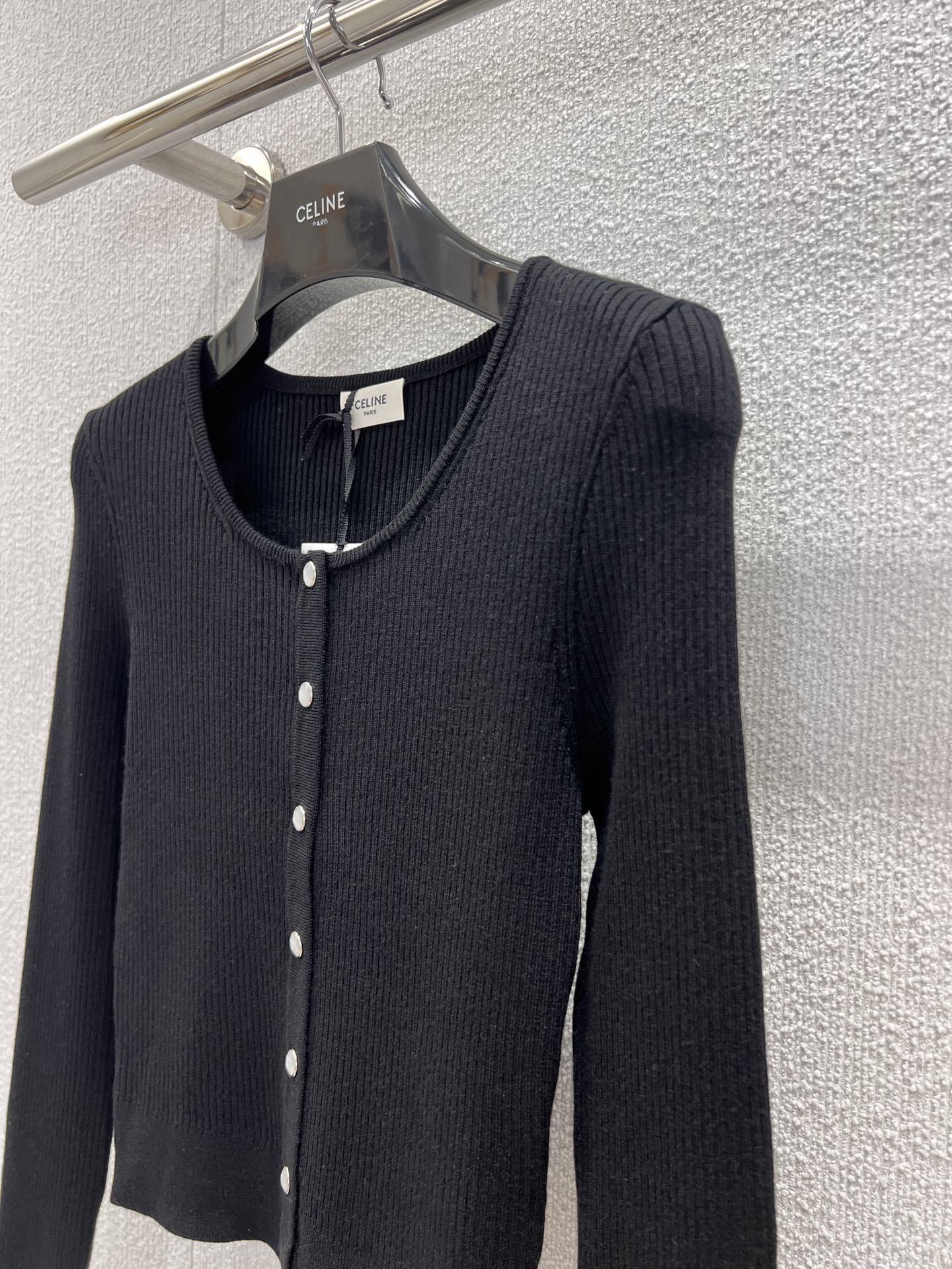 Slim Fit Wool Knit Cardigan Black Crew Neck Cropped