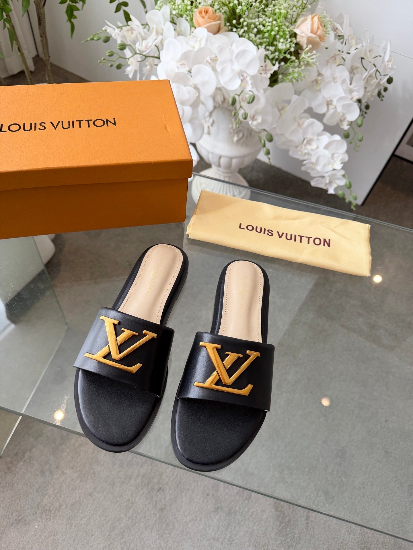 LV G82 Slippers