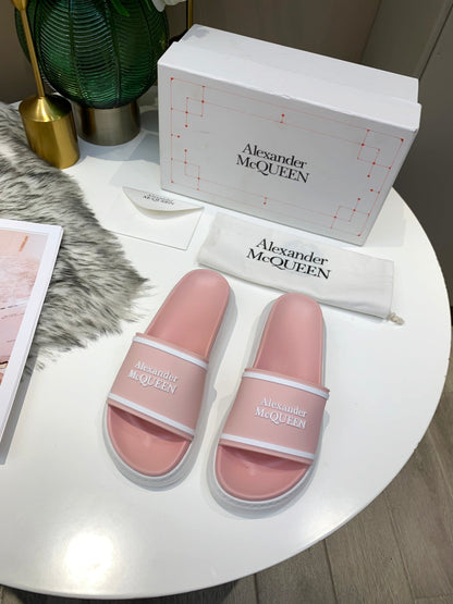 Mc Qu en Classic Pattern Flat Slippers