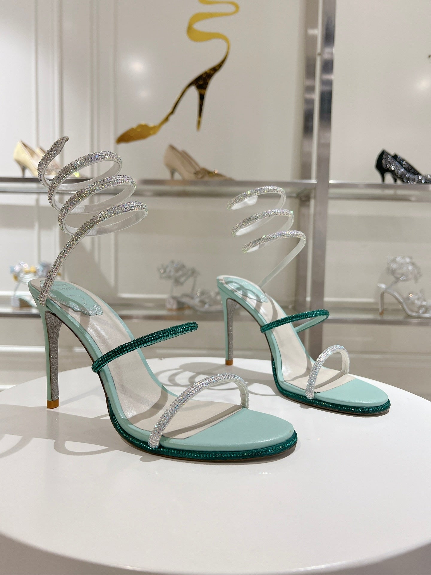 W204 Supreme Edition Rᴇɴᴇ Cᴀᴏᴠɪʟʟᴀ Rhinestone Women’s Stiletto Sandals