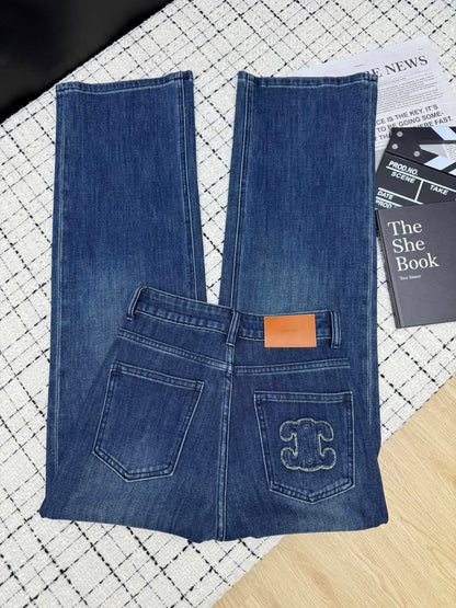 Triomphe Logo Straight-Leg Jeans Retro Style & Frayed Pockets