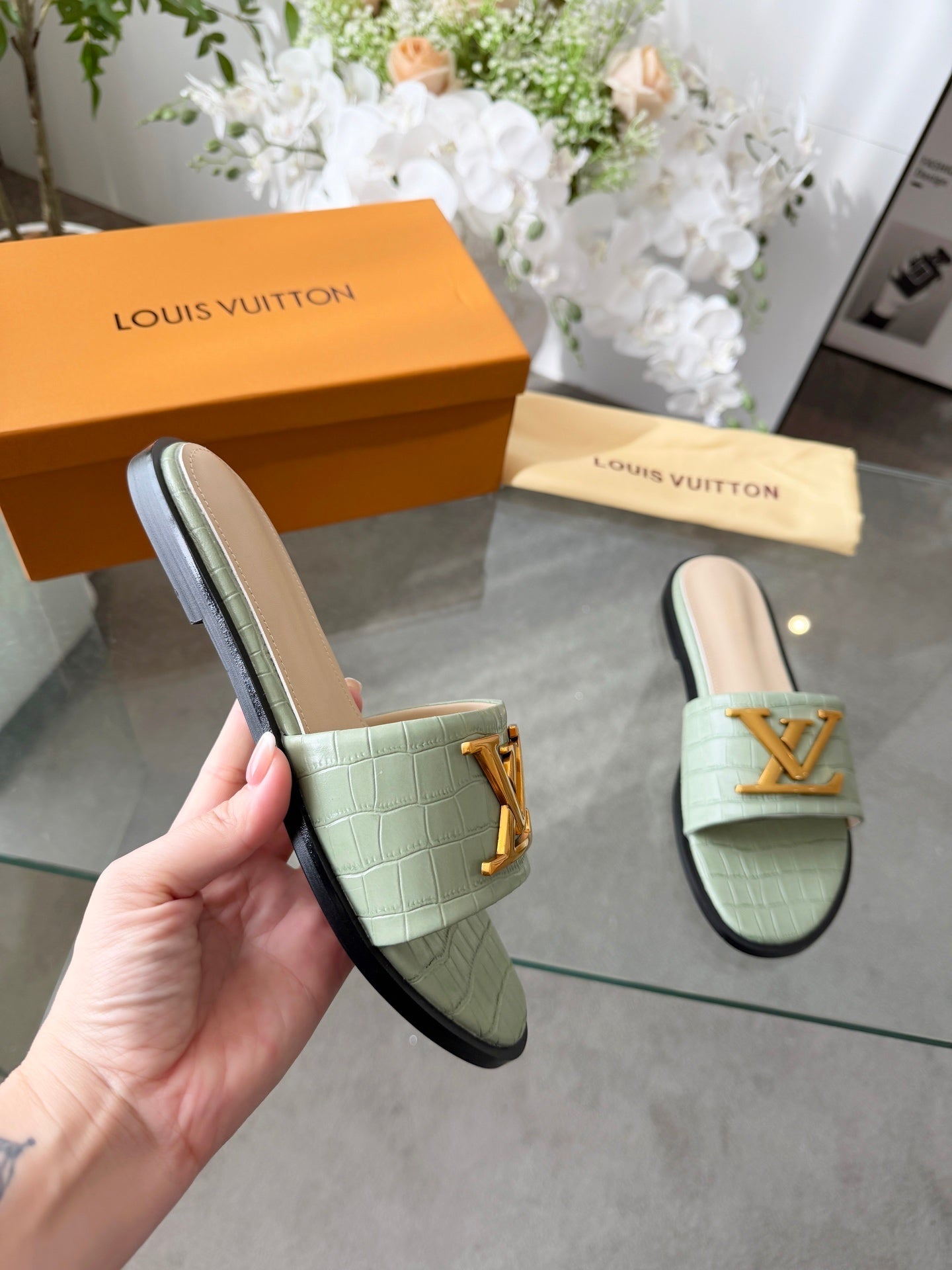 LV G82 Slippers