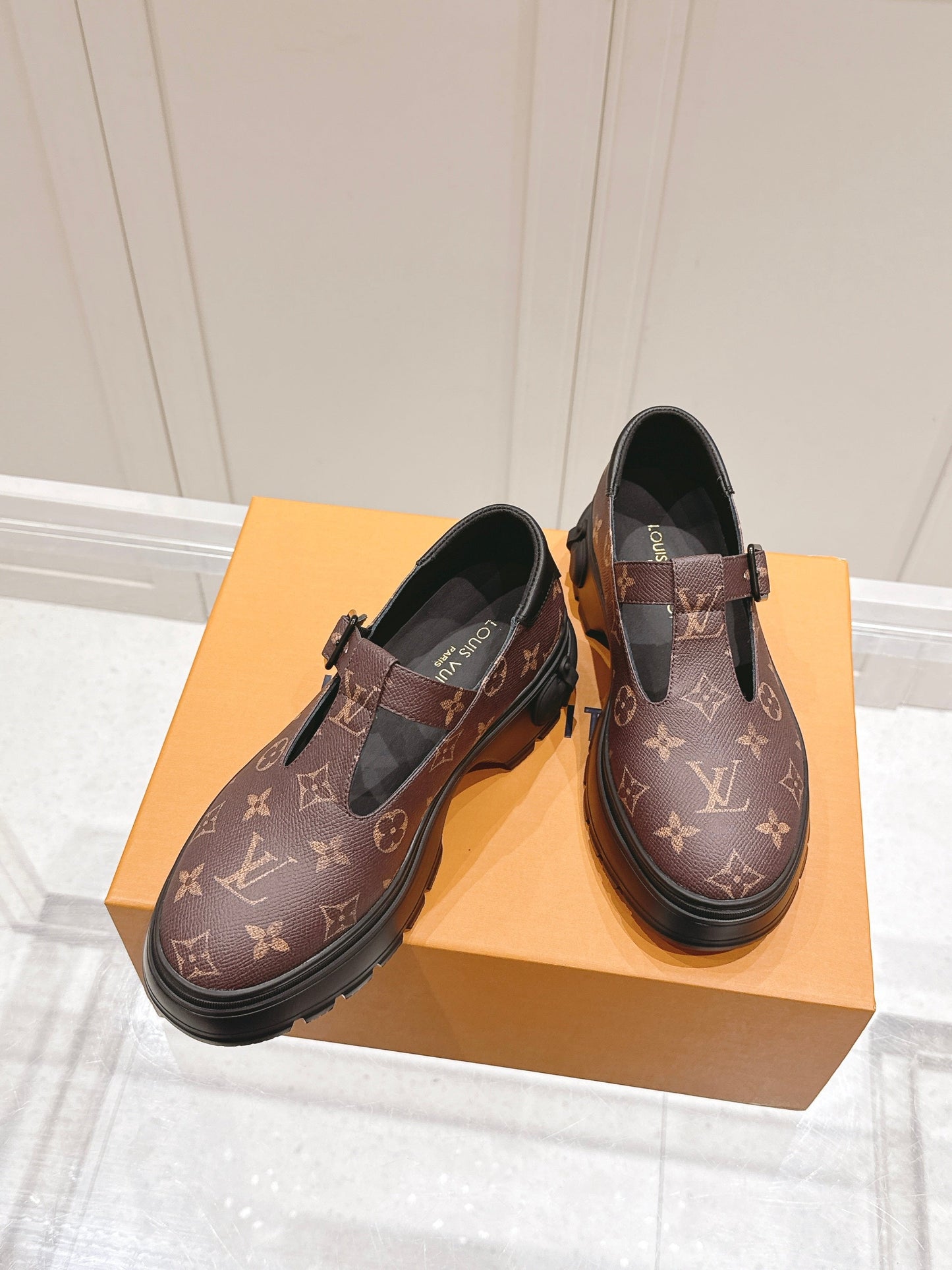 Lv Autumn Shoes