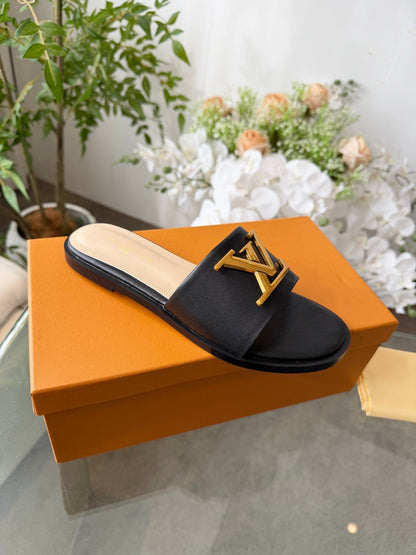 LV G82 Slippers