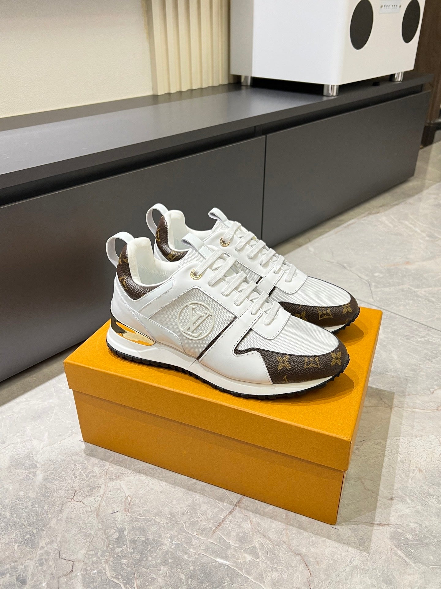 Unisex Boutique-Synchronized Waterproof Shoes