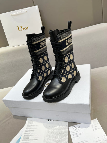 W139 D23 Embroidered High Boots