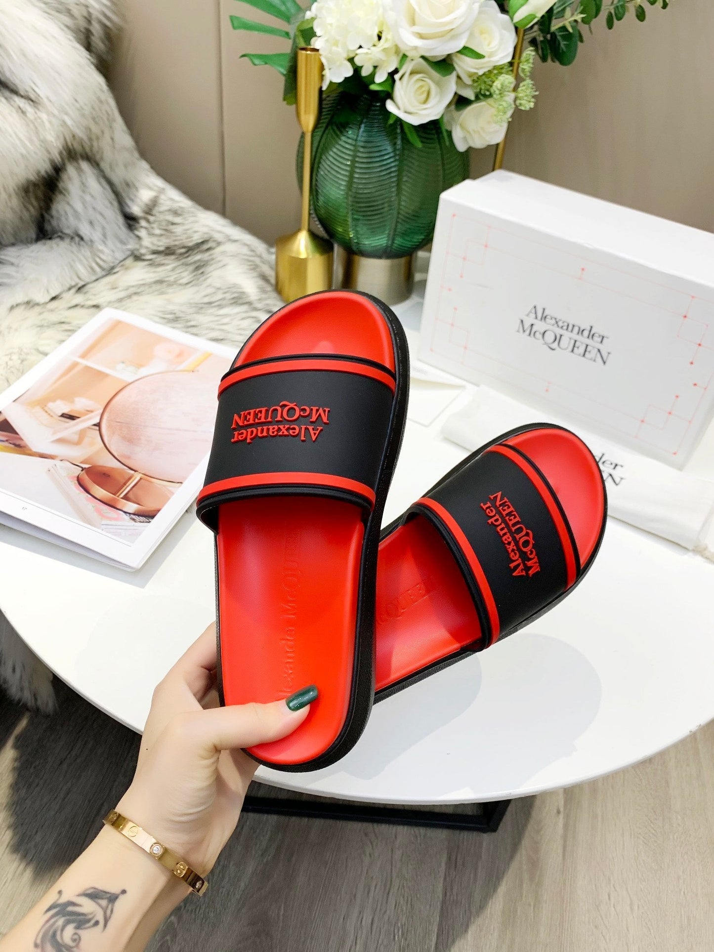 Mc Qu en Classic Pattern Flat Slippers