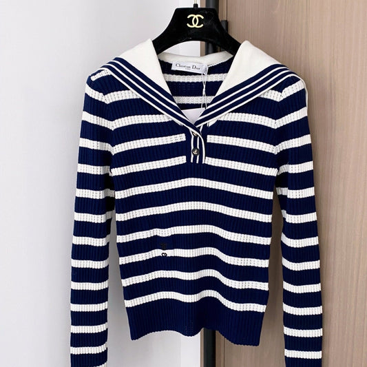 D2025 Two-Tone Navy Collar Long Sleeve Top