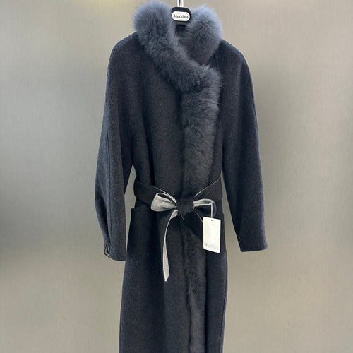 Elegant Wool Coat with Oversized Fox Fur Collar
