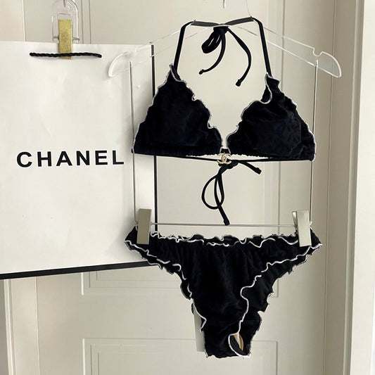 Flattering One-Piece Bikini Subtle Pattern Slimming