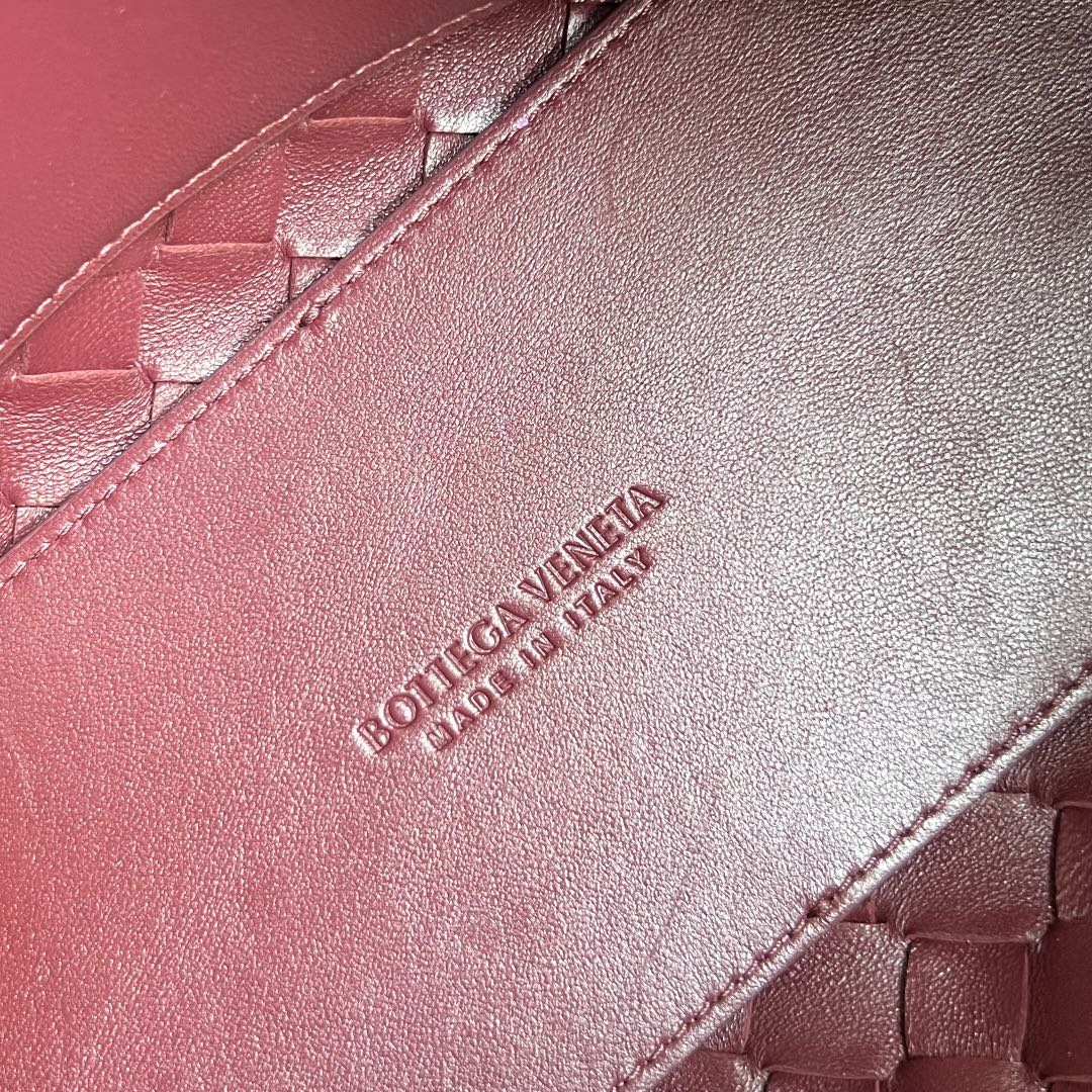 BV Small Andiamo 25cm Dark Red Lambskin