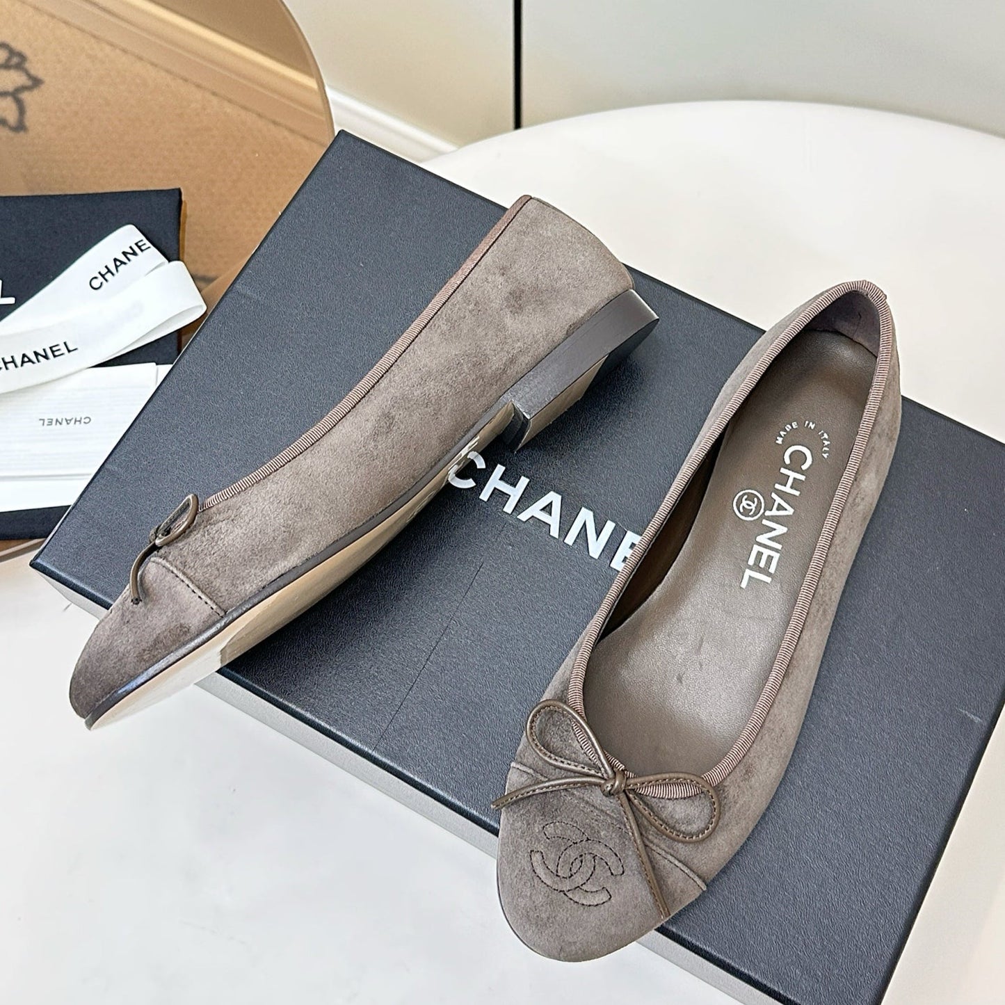 ch 25 Ballet Flat Grey-taupe Suede 469253