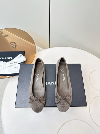 ch 25 Ballet Flat Grey-taupe Suede 469253