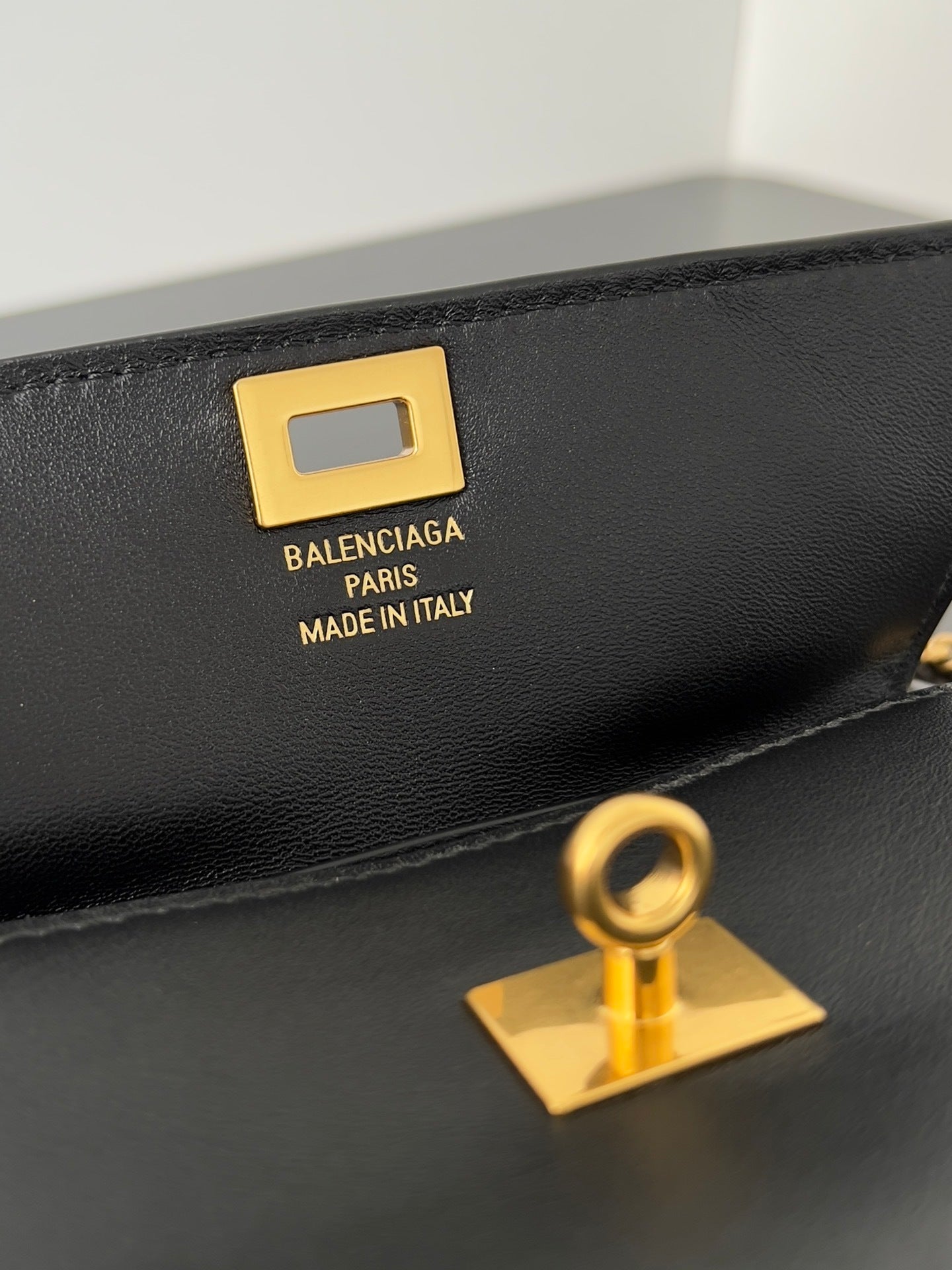 Women’s Unique Design Chain Armpit Shoulder Bag