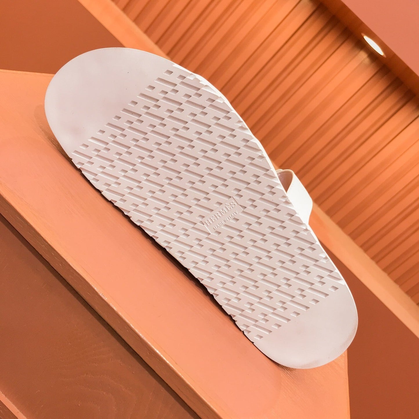 High-Quality Upper W105 H Premium Shoes