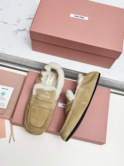 MiuMi Autumn/Winter New Slip-on Loafers