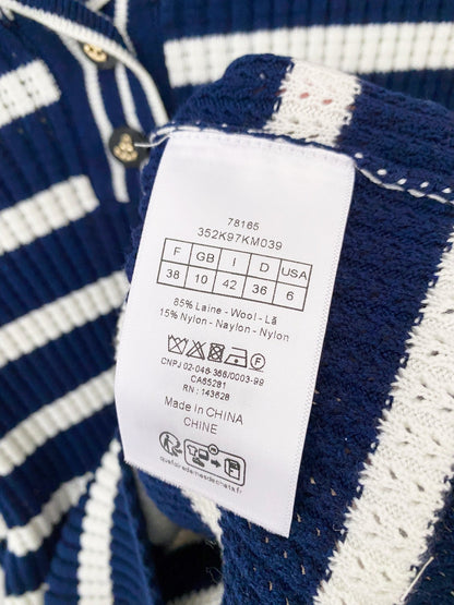 D2025 Two-Tone Navy Collar Long Sleeve Top