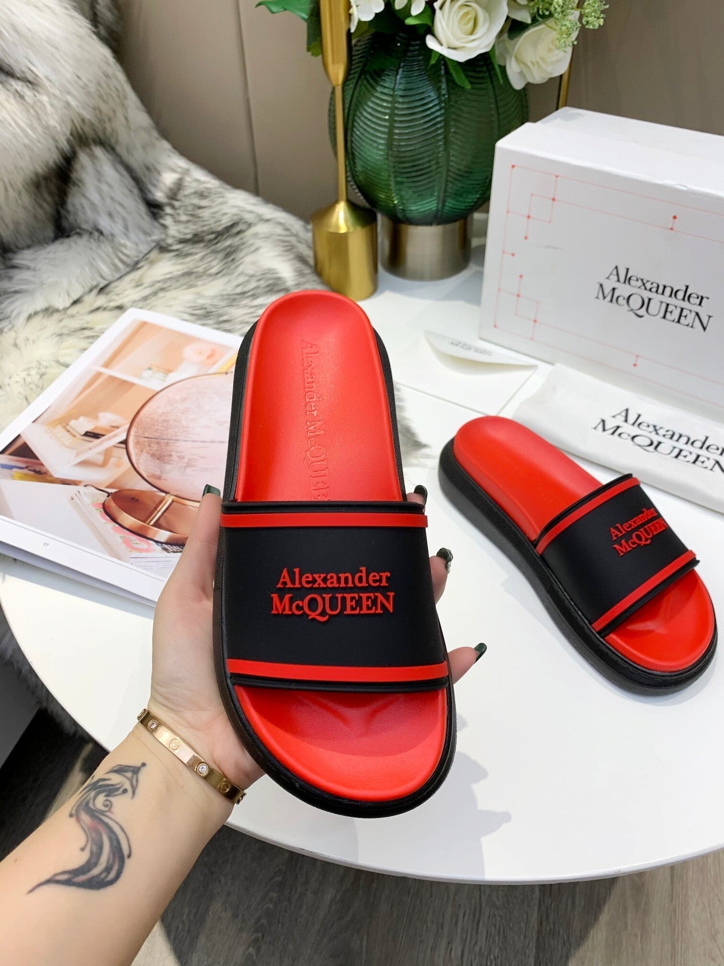 Mc Qu en Classic Pattern Flat Slippers
