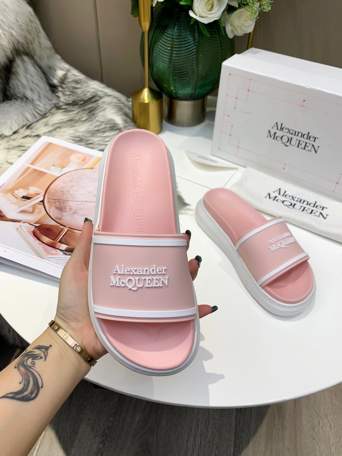 Mc Qu en Classic Pattern Flat Slippers