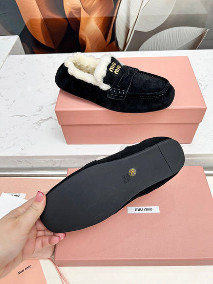 MiuMi Autumn/Winter New Slip-on Loafers
