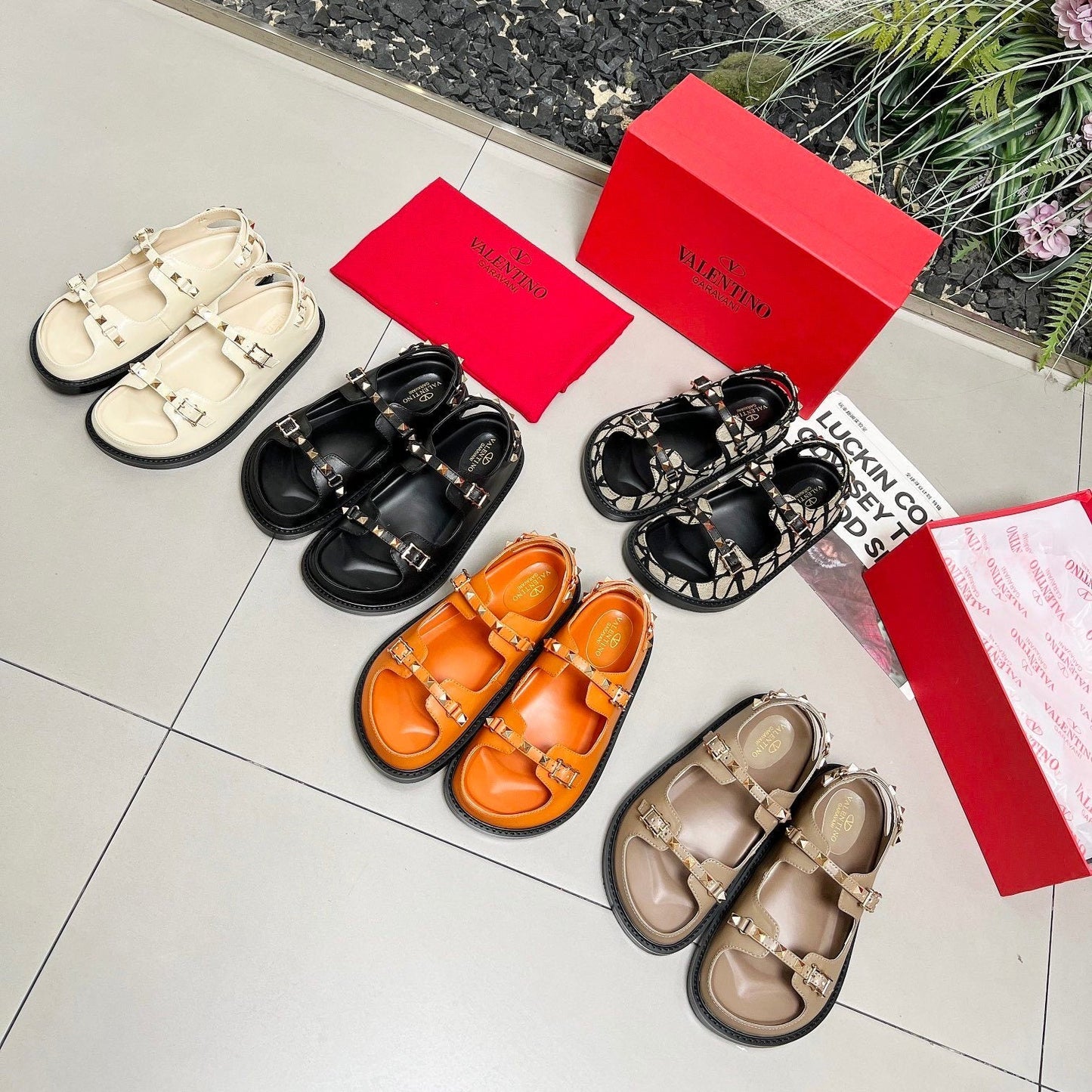 V ino Classic Leather Design Sandals