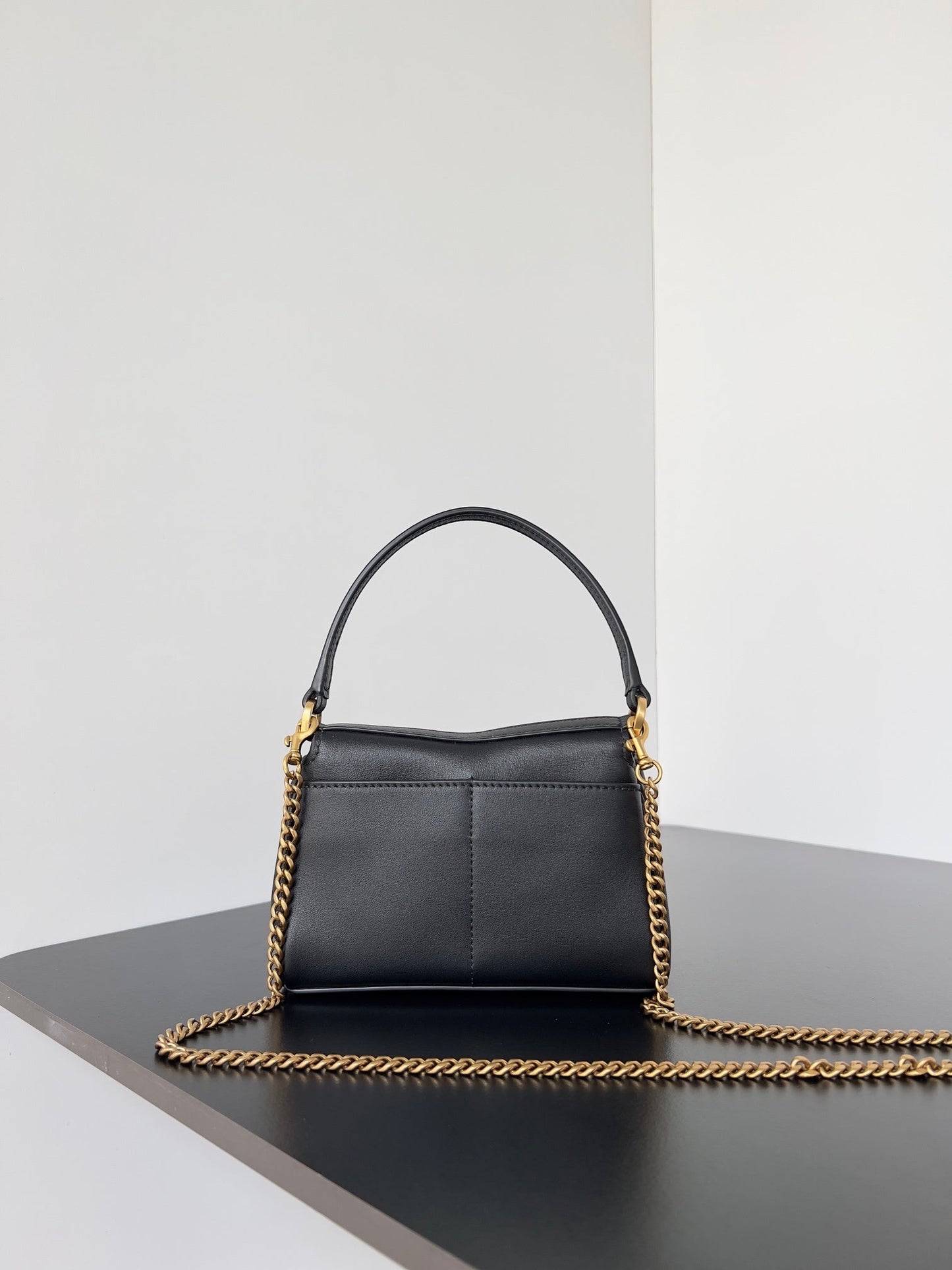 Women’s Unique Design Chain Armpit Shoulder Bag