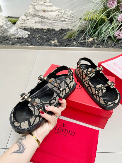 V ino Classic Leather Design Sandals