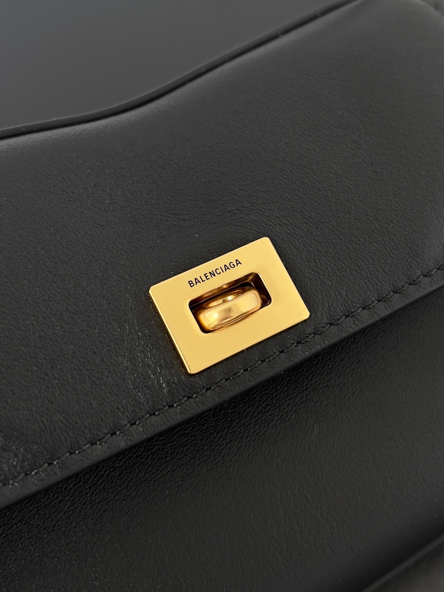 Women’s Unique Design Chain Armpit Shoulder Bag