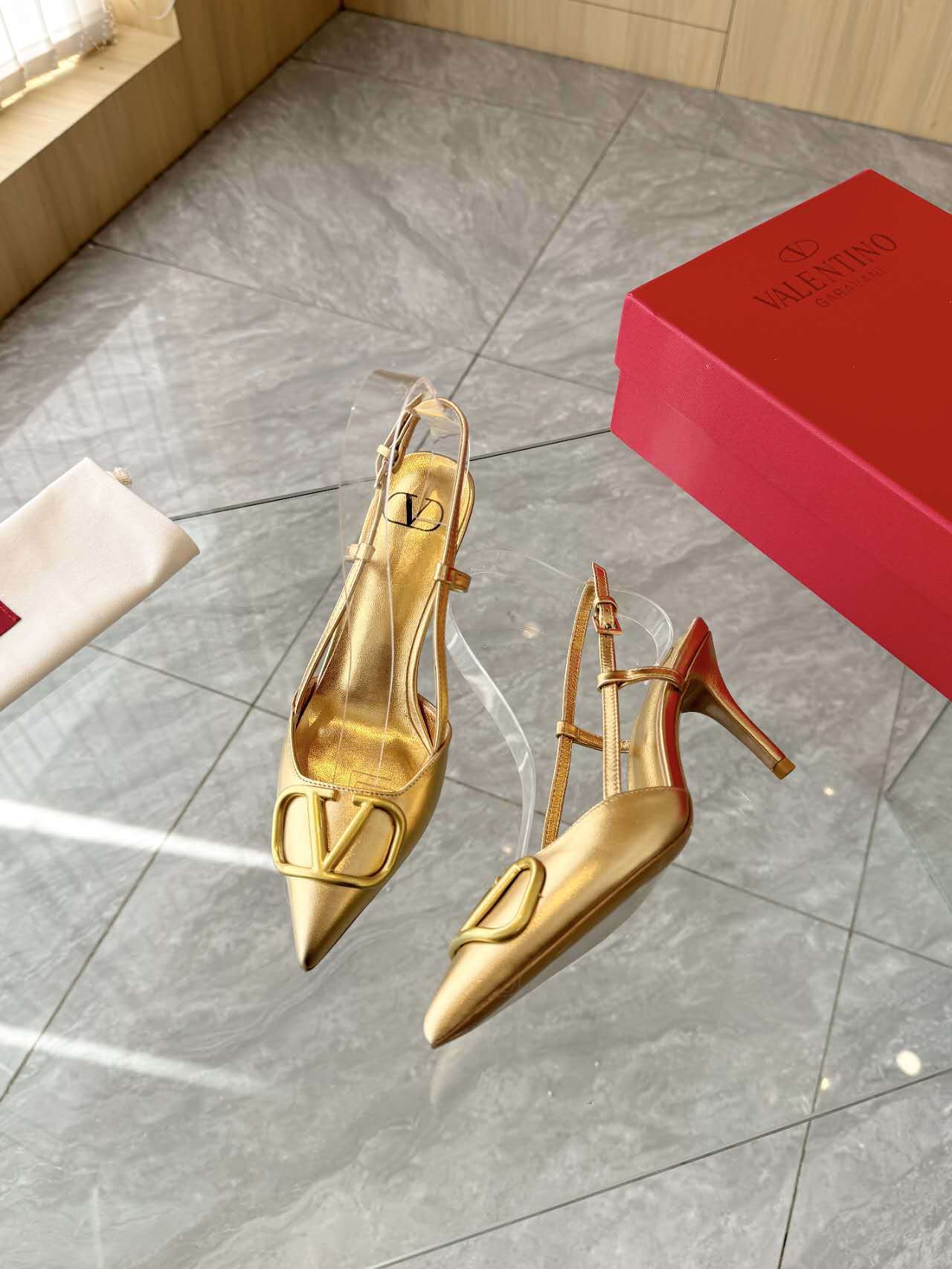 VAL Women’s Sandals